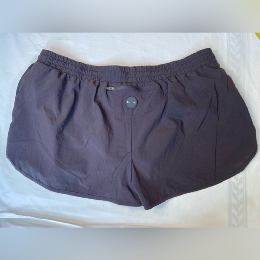 The upside performance shorts, sz 8